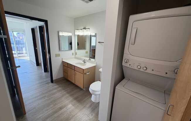 2 beds, 1 bath, 870 sqft, $1,900, Unit 602