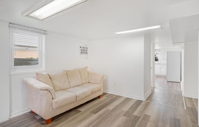 1 Bed, 1 Bath Duplex in Urbana - AVAILABLE NOW!