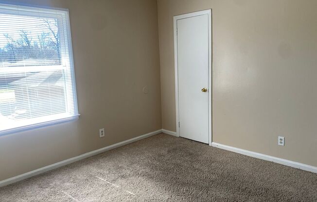 2 beds, 1.5 baths, 800 sqft, $1,290, Unit 4520-09