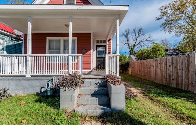 1 bed/1 bath house for rent close to Downtown Augusta, with off-street parking!