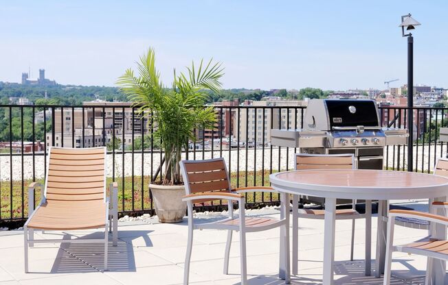 Studio, 1 bath, 440 sqft, $2,300, Unit 0218