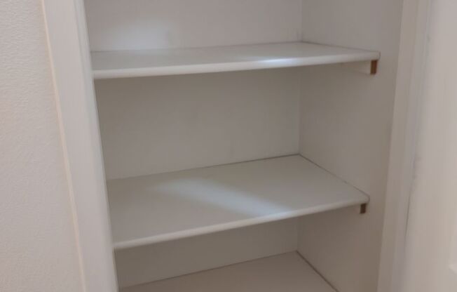 1 bed, 1 bath, 899 sqft, $1,425, Unit H-03