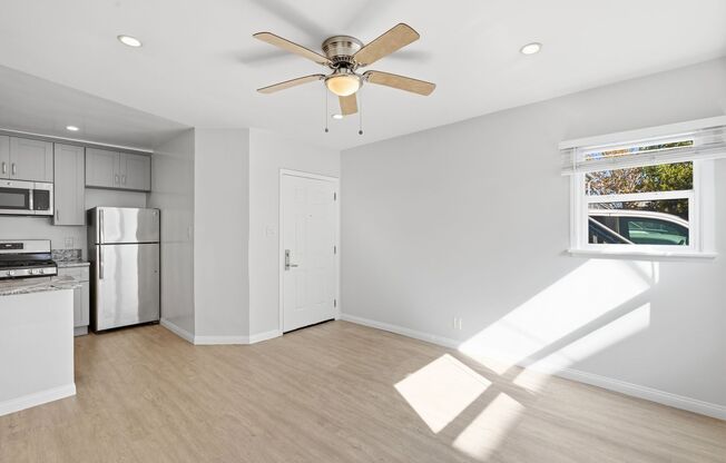 1313 Pico Blvd