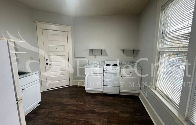 1 bed, 1 bath, 900 sqft, $1,100, Unit 202