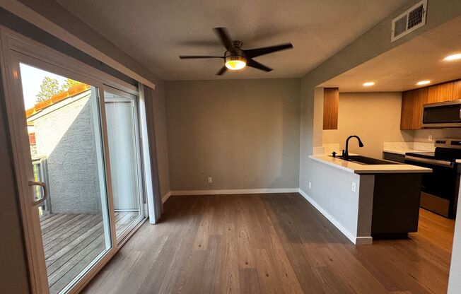 2 beds, 2 baths, 986 sqft, $2,595, Unit 544