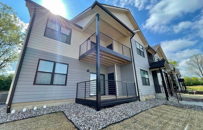 2 beds, 2 baths, 1,170 sqft, $1,670, Unit 119-102