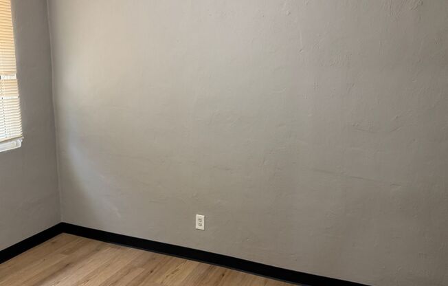 2 Bed 1 Bath Duplex