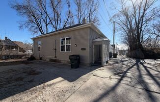 2 bed 1 bath House for rent!