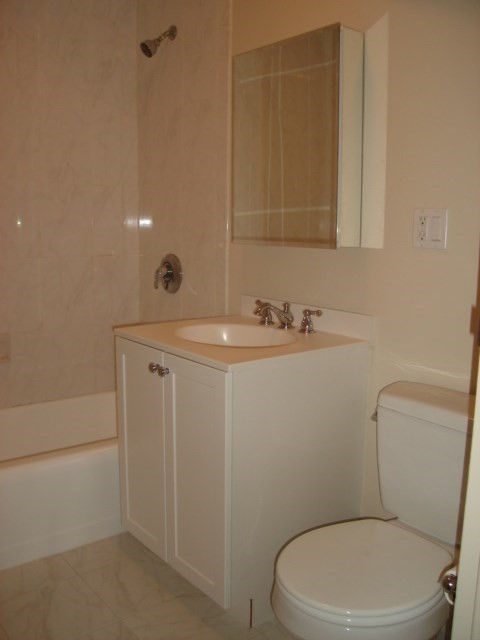 2 beds, 2 baths, 1,093 sqft, $3,700, Unit 906