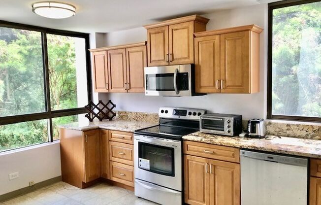 $3,600, Plaza HI Kai Condo, Furnished 2-Bedroom/2-Bathroom/2-Parking with Lanai