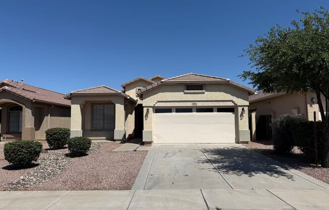 BRAND NEW CARPET 3 Bedroom 2 Bathroom Spacious Floorplan!