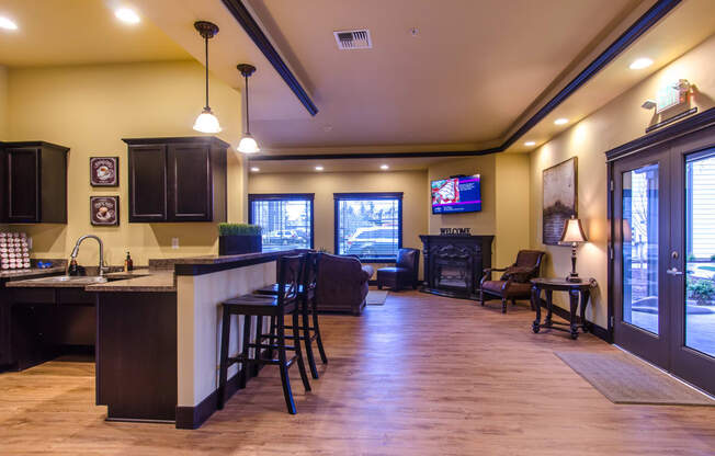 Welcome to 8Hundred West Apartments