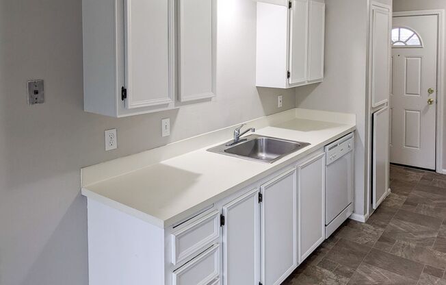 1 bed, 1 bath, 648 sqft, $1,095, Unit 09