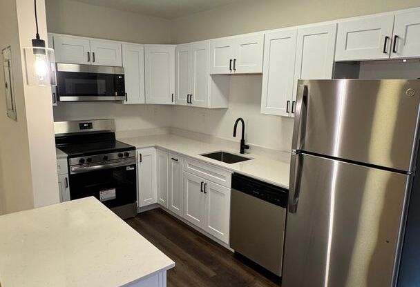 1 bed, 1 bath, 425 sqft, $1,920, Unit 303