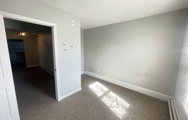 3 beds, 1 bath, $2,650, Unit 6