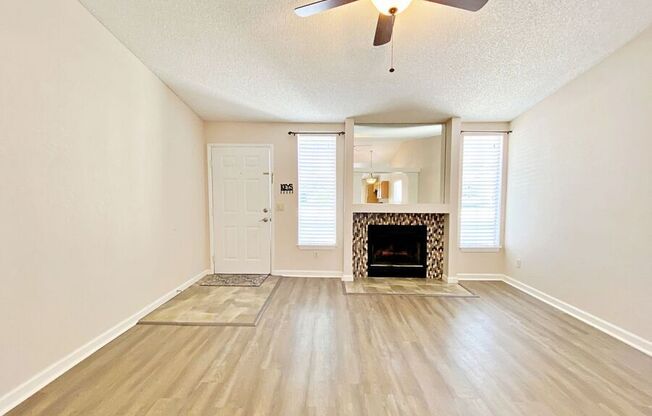 704 CALLAHAN PT DR