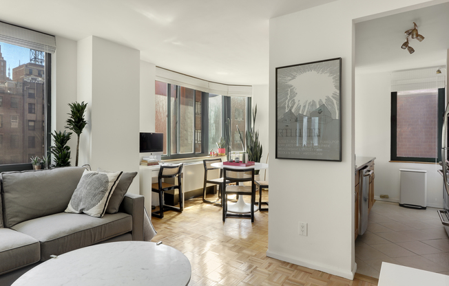 1 bed, 1 bath, $5,900, Unit 5MS