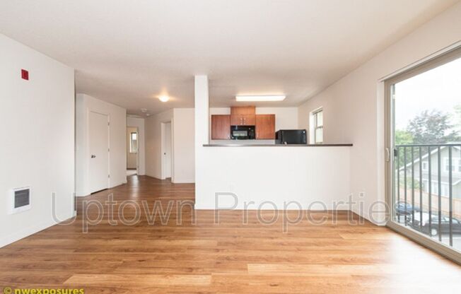 3 beds, 2 baths, 1,275 sqft, $1,900, Unit 231