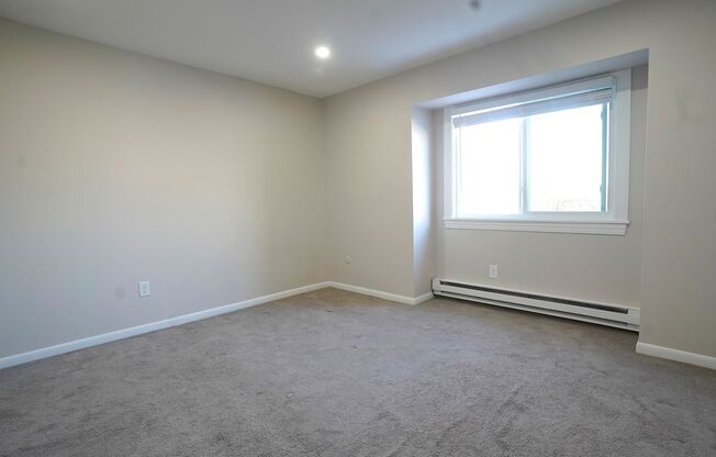 1 bed, 1 bath, 775 sqft, $2,350, Unit 24-6