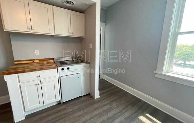 Studio, 1 bath, 250 sqft, $635, Unit 305