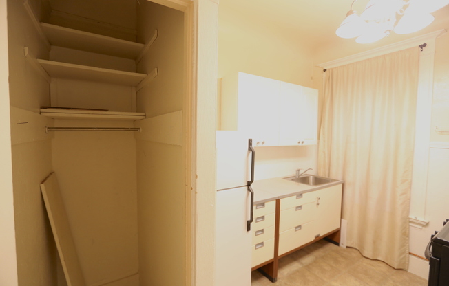 Studio, 1 bath, $1,950, Unit 835 Clayton St -1