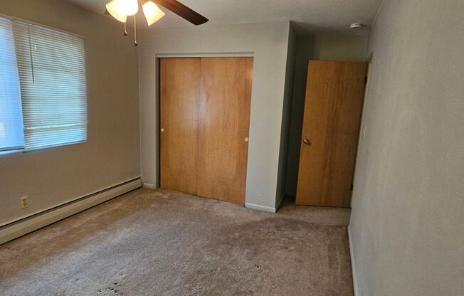 2 beds, 1 bath, $900, Unit 65