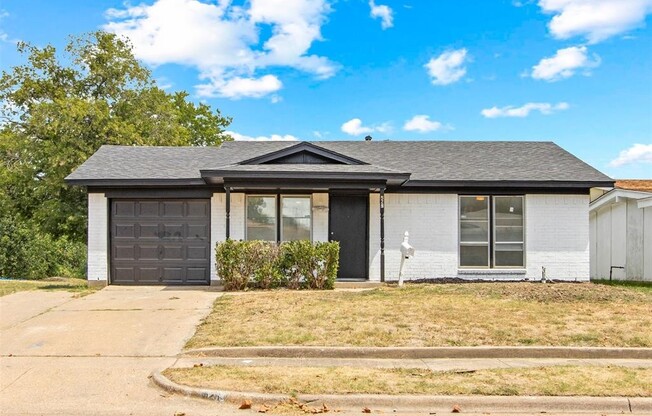 525 HENDERSON CIR