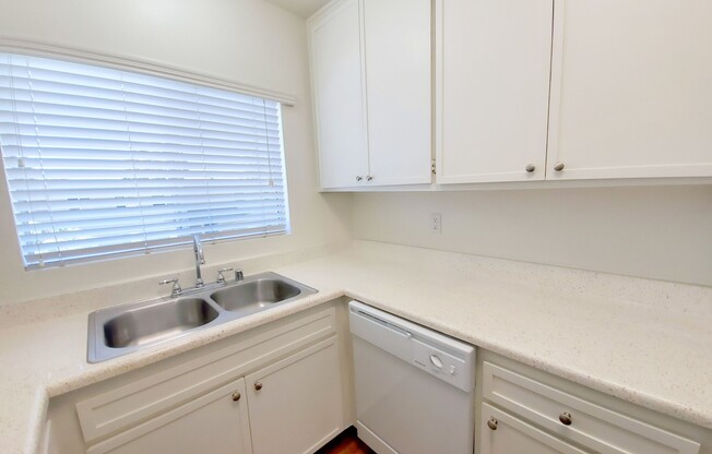 1 bed, 1 bath, 700 sqft, $1,695, Unit 45