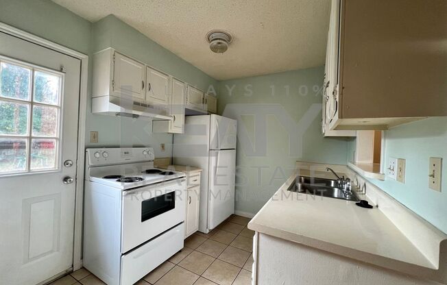 2 beds, 1.5 baths, $975