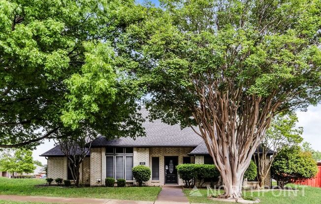 4110 RUSTIC LN