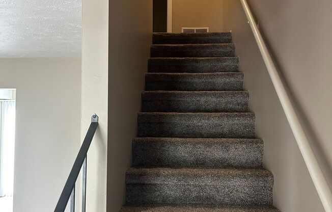 2 beds, 1 bath, 869 sqft, $1,139, Unit 12723T