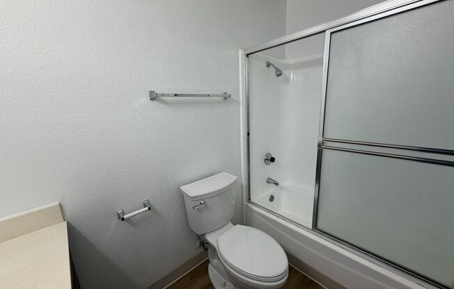 Studio, 1 bath, 408 sqft, $1,900, Unit 122