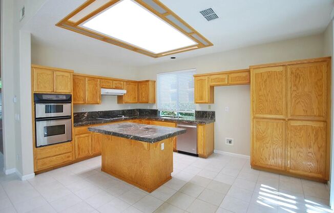 Great home in Elk Grove!