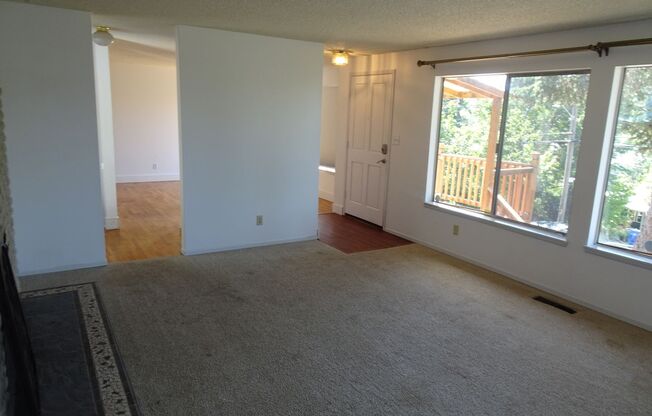 3 beds, 2 baths, $2,900