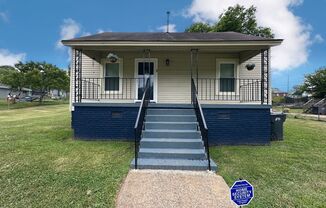 Stylish and Cozy Bungalow in the Heart of West Greenville – 6 S 6th Street