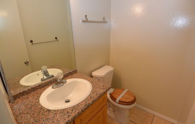 2 beds, 1.5 baths, $2,400, Unit 3