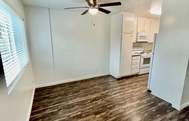 Spacious 2 Bed / 2 Bath Upstairs Apartment in Lemon Grove