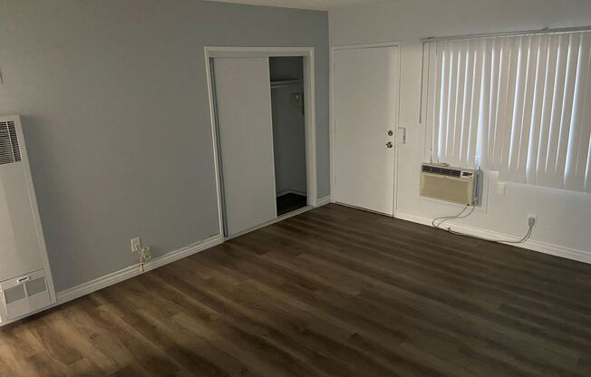 Studio, 1 bath, 422 sqft, $1,400, Unit 832 #10