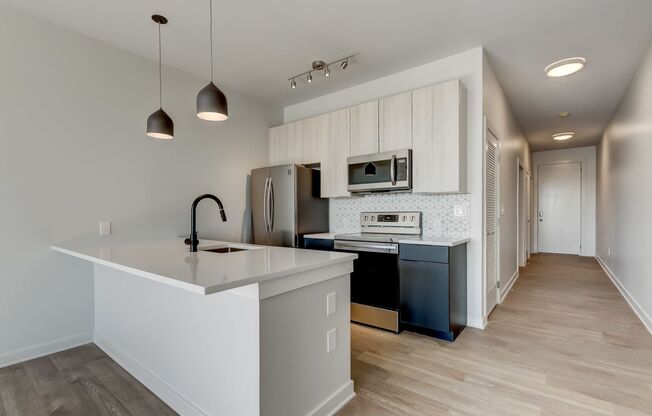 For Rent: Modern Urban Living at 115 W Hamburg – Your Ideal City Retreat Awaits!