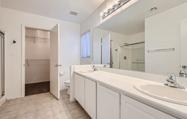 4 beds, 2.5 baths, $2,395