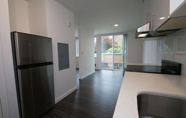Studio, 1 bath, 367 sqft, $1,425, Unit 113 NEW