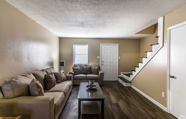 2 beds, 1.5 baths, 1,100 sqft, $1,050