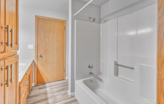 1 bed, 1 bath, 800 sqft, $1,199, Unit 3835 - 6