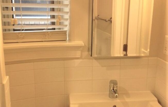 Studio, 1 bath, 450 sqft, $1,925, Unit 120