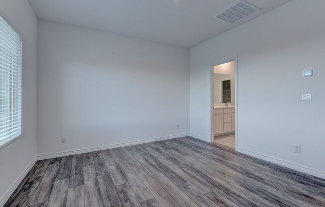 3 beds, 2.5 baths, $2,700, Unit # 1124