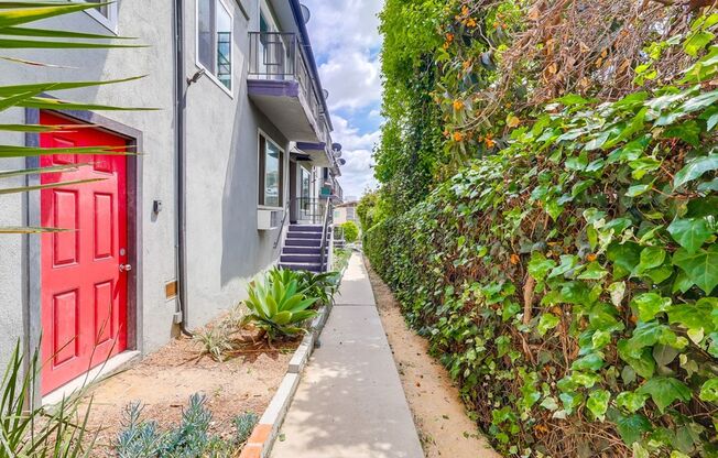 Stylish Mid‑Century Building in West Adams Park Tract
