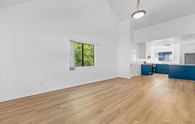 448 W WINDSOR RD