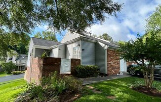 Spacious End-Unit Townhome in Sought-After Southampton Hill – Bright, Versatile