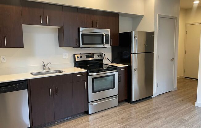 Studio, 1 bath, 261 sqft, $958, Unit 108