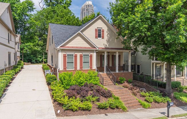 Stunning 4-bedroom, 3.5-bathroom home located in the vibrant city of Atlanta, GA walking distance to Atlantic Station